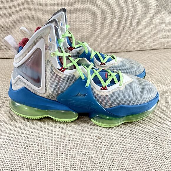 Nike LeBron 19 Tropical Basketball Sneakers High Tops DC9339-400, Men's‎ 9.5 - Picture 3 of 15